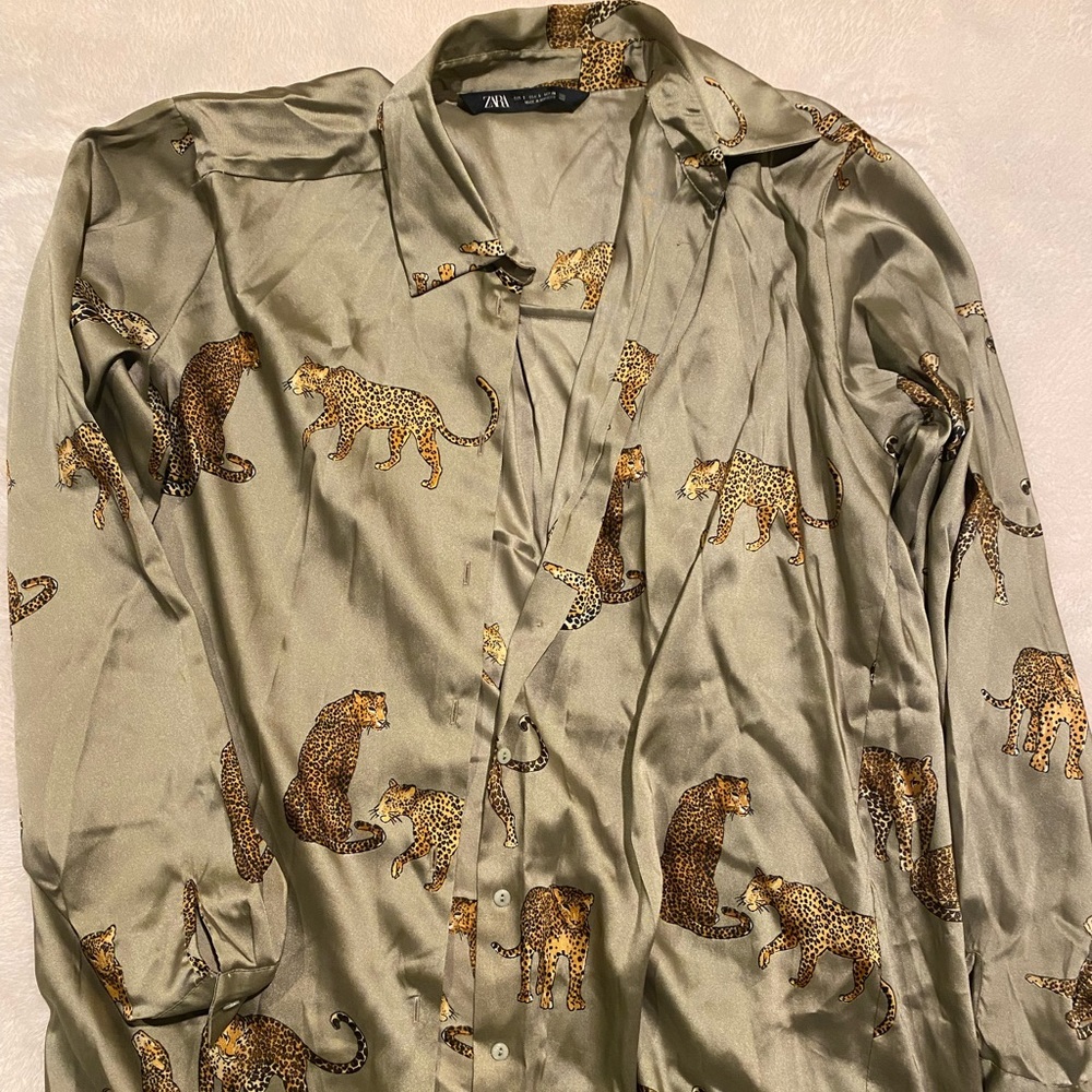 Zara satin print button up shirt